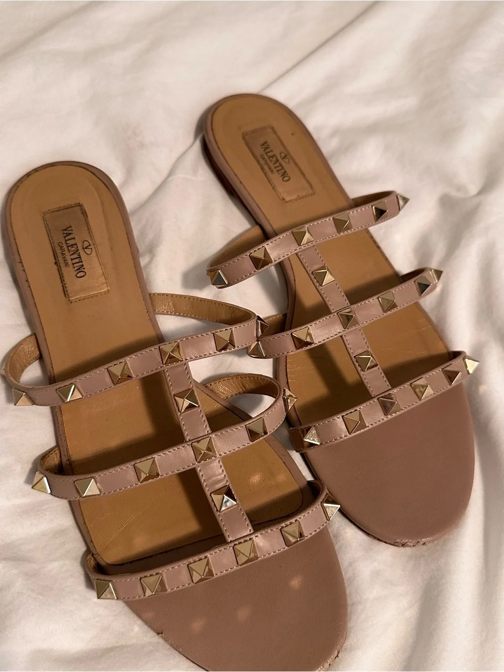 9.5 Valentino Rockstud Triple-Strap Slide Sandals in Taupe